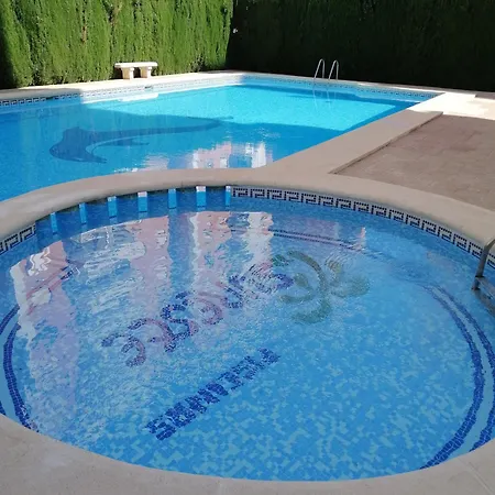 Apartment Bonita Piscina Y *